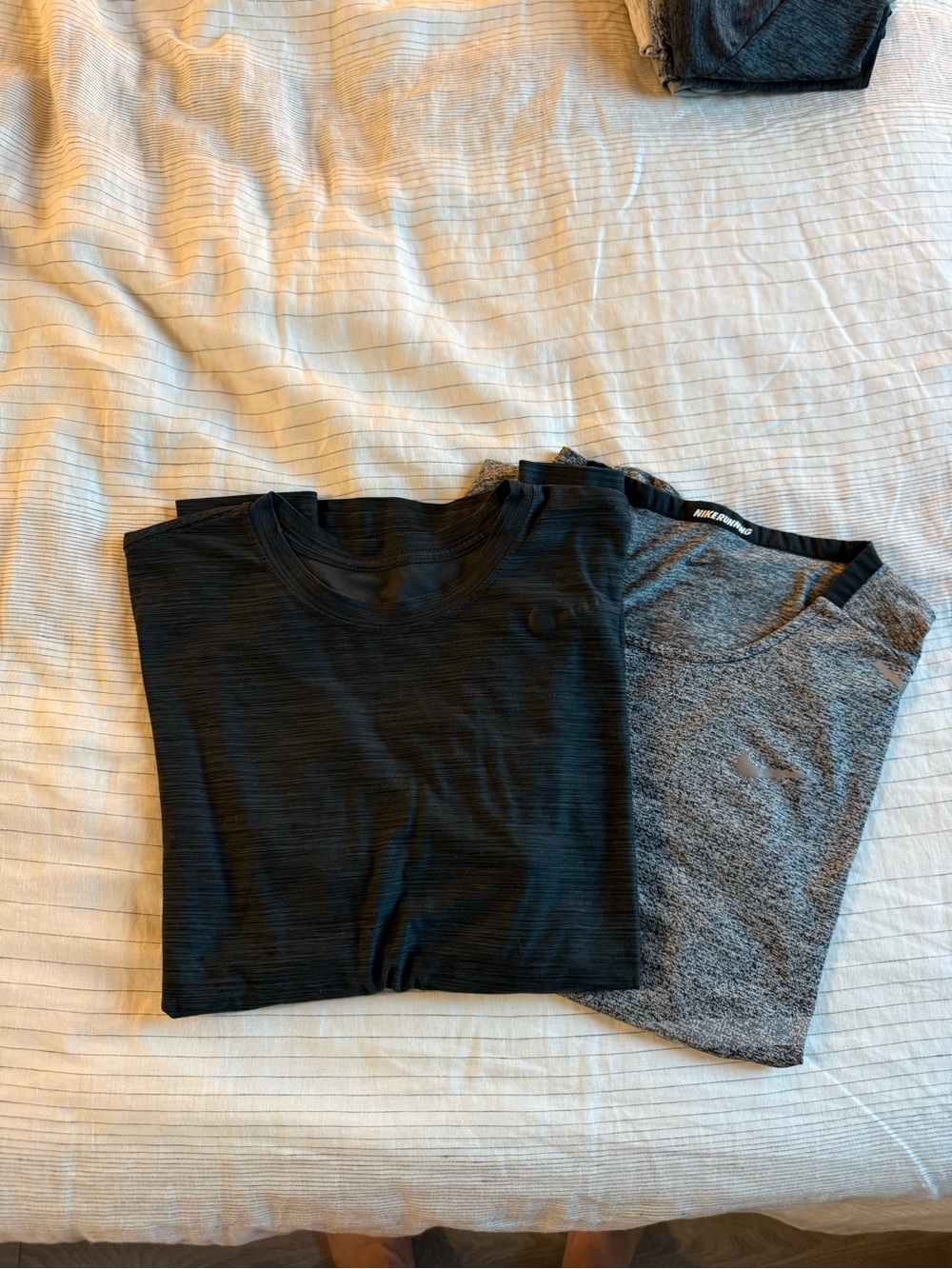 Nike Men’s Black and Gray Short Sleeve Performance Tees